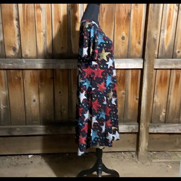 LulaRoe dress stars short sleeve knit black red white Sz Medium - Picture 2 of 4